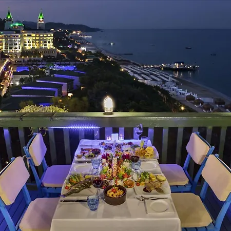 منتجع أمارا دولتشي فيتا لاكشري 5*