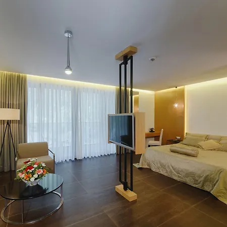 Nirvana Dolce تيكيروفا